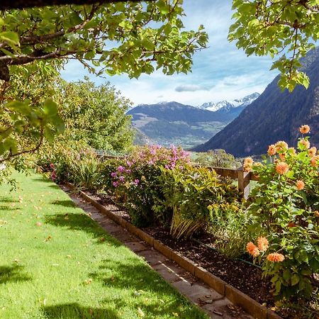 Hotel Chavalatsch Tubre Bagian luar foto