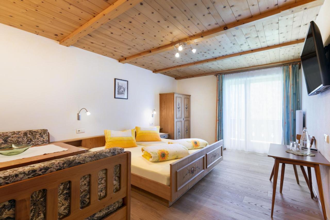 Hotel Chavalatsch Tubre Bagian luar foto