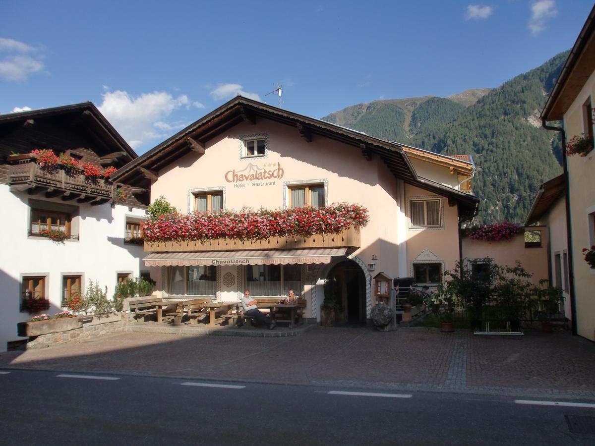 Hotel Chavalatsch Tubre Bagian luar foto