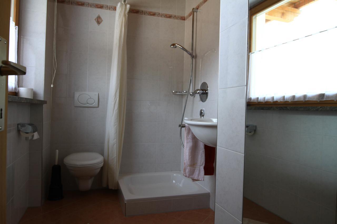 Hotel Chavalatsch Tubre Bagian luar foto