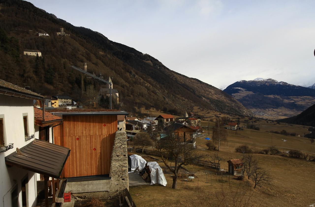 Hotel Chavalatsch Tubre Bagian luar foto