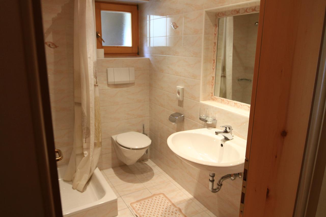 Hotel Chavalatsch Tubre Bagian luar foto