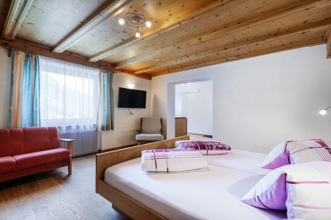 Hotel Chavalatsch Tubre Bagian luar foto