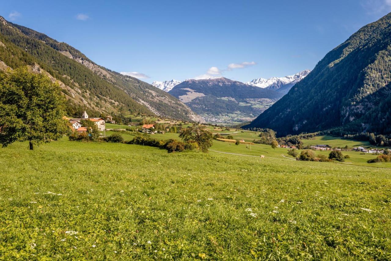 Hotel Chavalatsch Tubre Bagian luar foto